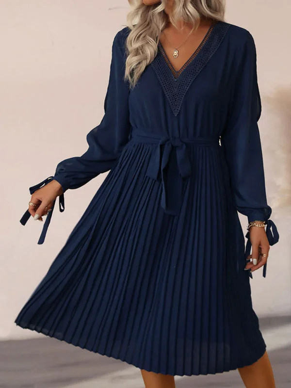 Elegant Women's Long Sleeves Pleated Midi Dress with V Neck Lace Trim