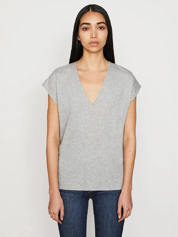 Le Mid Rise V Neck T-Shirt - Gris